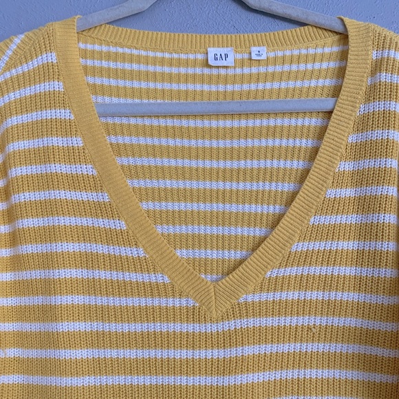 GAP Womens Sweater Size Small V-Neck Pullover Stripe Knit Yellow White - Picture 2 of 9